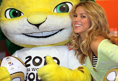 Shakira y Zakumi 2