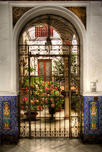 Patio at Seville. Patio de Sevilla.