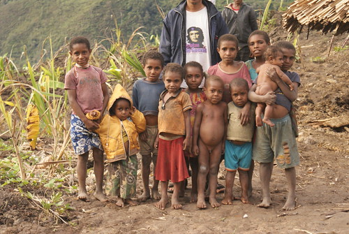 Anak negeri masih saja jadi kaum yang termarjinalkan dikampung sendiri, kelaparan pun masih sering terdengan di Papua