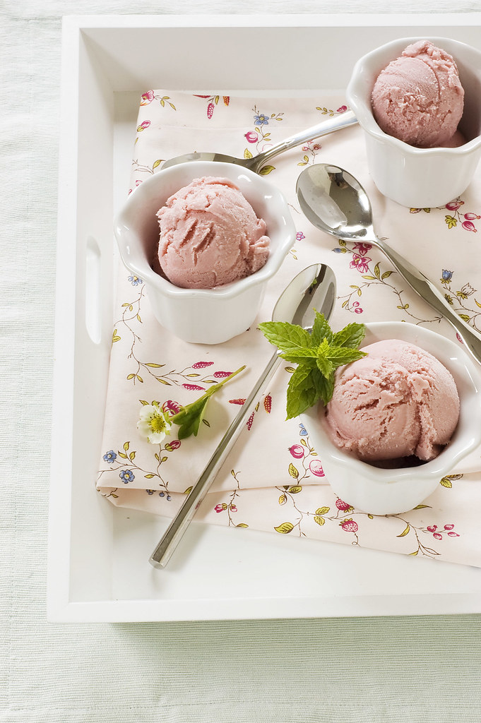 strawberry ice cream - trio