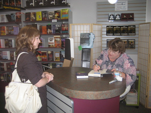 Charlaine Harris Signing my book