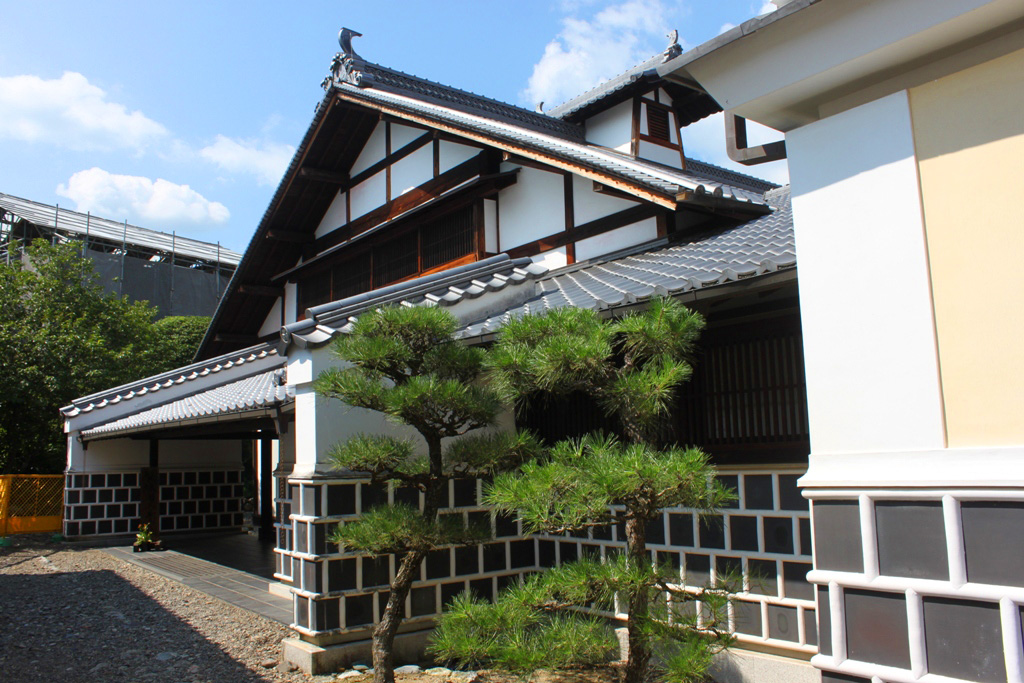 The Kamihaga Residence and Japanese Wax Museum