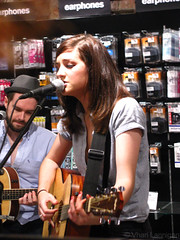 Pearl And The Puppets Instore @ Fopp, Union Street, Glasgow 16th August 2010