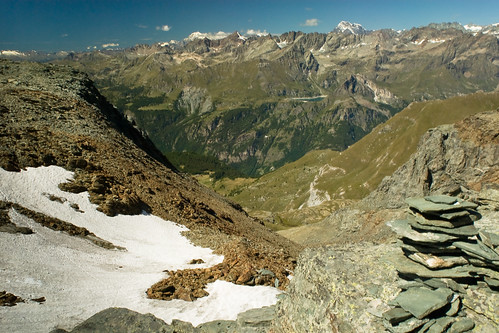 6. Al Colle del Tournalin, il vallone pietroso, il Grand Combin ed il Monte Bianco