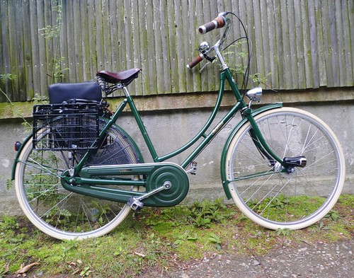 nos AMSTERDAM bicycle cream TIRES 700 x 40 x  2 tires ratrod 