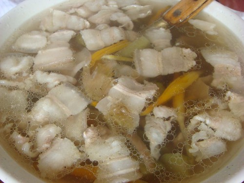 新埔 劉家莊燜雞-金針排骨湯