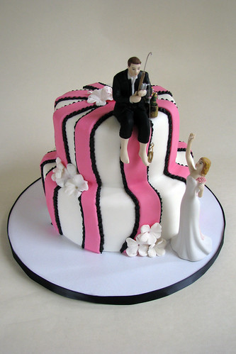 hot pink and black wedding cake