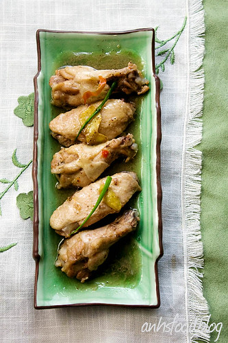 Vietnamese gingery braised chicken wings