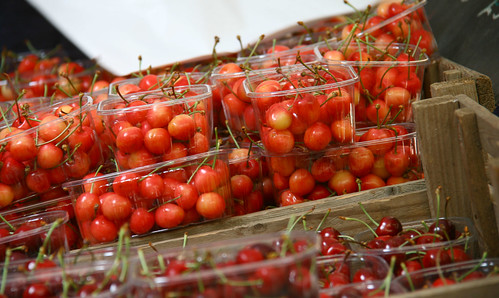 market cherries