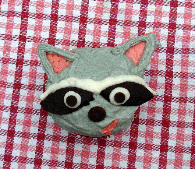 raccoon cupcake