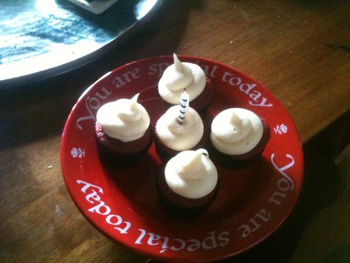 Cupcakes (Happy Cakes!)