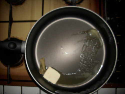 Faire fondre le beurre dans la sauteuse