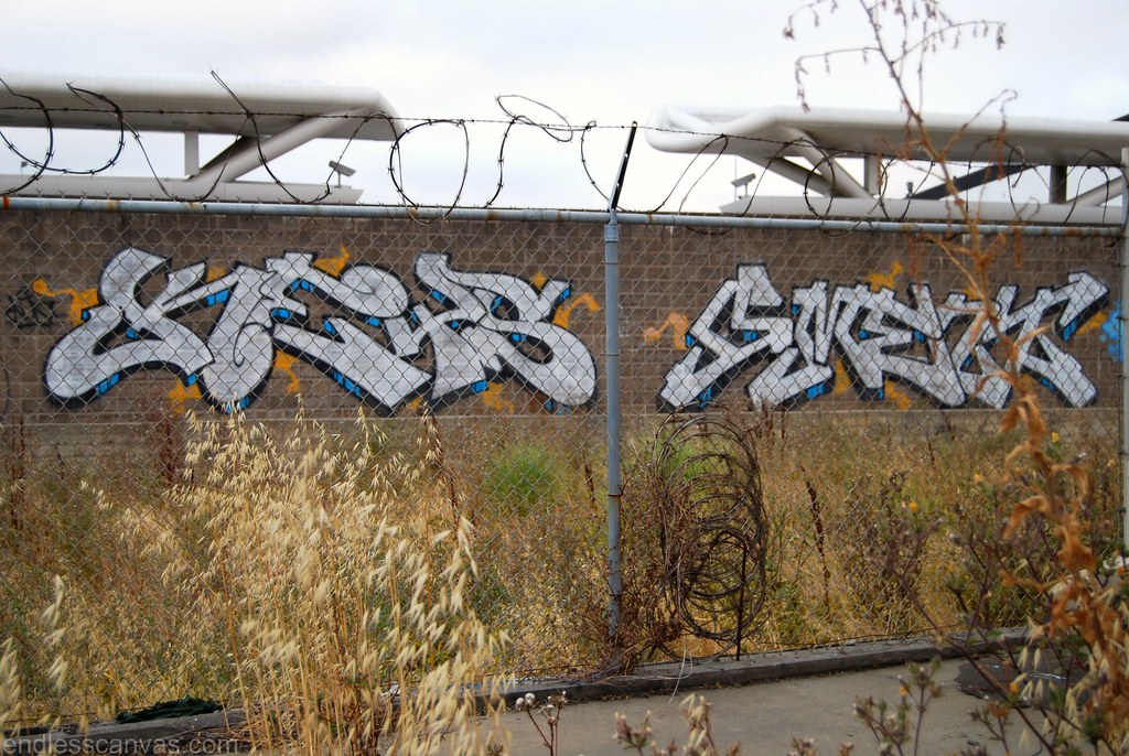 Keys Dement Graffiti Throws in Oakland CA. 