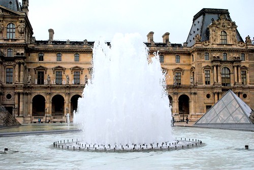 the louvre fountains