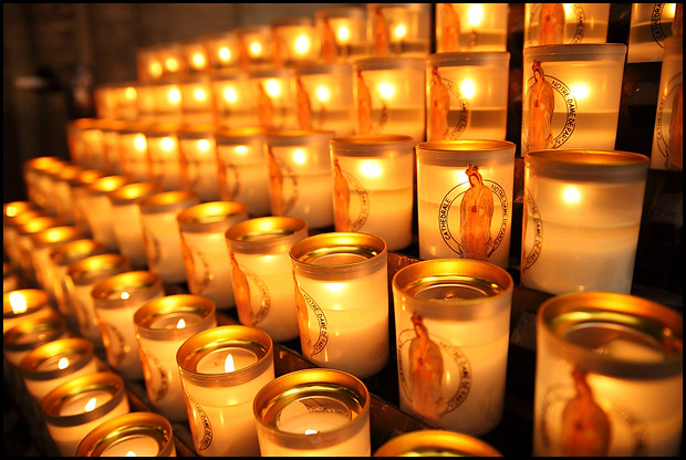 notre-dame-candles