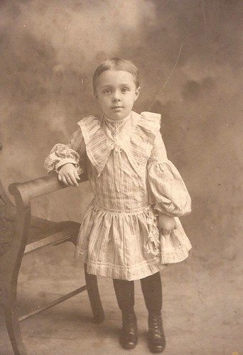 Lucy Pearl Dodds, age 4 by Martha Peterson. Lucy Pearl Dodds (Peg Schulte)