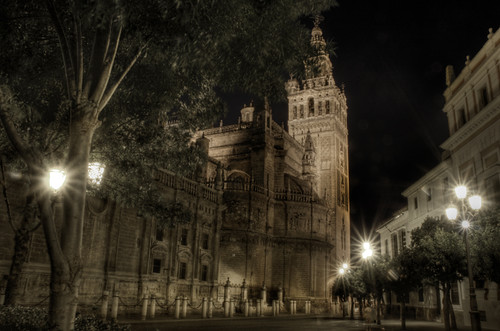 The Giralda at night. Seville. La Giralda por la noche. Sevilla.