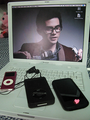 jay zhou wallpaper. Love the wallpaper it's so dorky and cute at the same time.