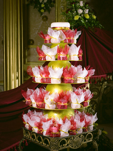 4839889763 a2e3f9e4a8 Wedding Cupcakes Red White Gold