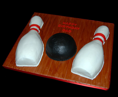 Bowling pin and ball cake