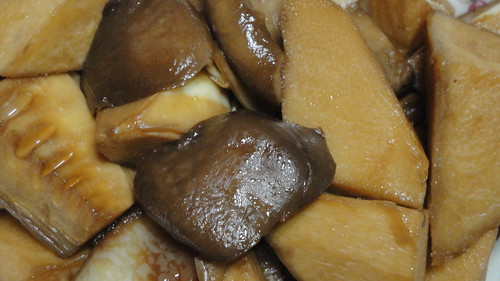 紅燒香菇竹筍 Braised mushrooms and bamboo shoots