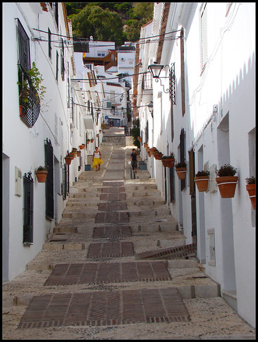 Calle típica andaluza en Mijas