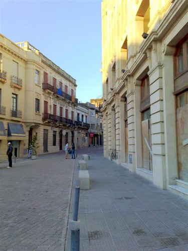 Ciudad Vieja, em frente ao Mercado do Porto.