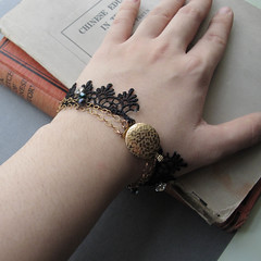 Cinematic - vintage lace bracelet