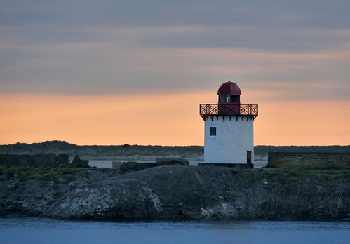 P1050726 - Burry Port Lighthouse