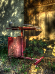 Red Workbench and Pot - HDR