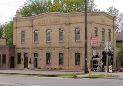 old city hall, Jordan MN 9by: William Wesen, creative commons license)
