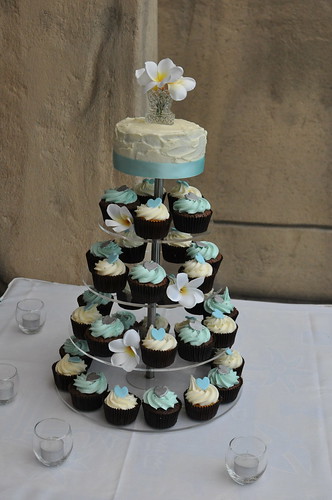 Aqua blue and white wedding Double choc mud and white choc mud cupcakes 
