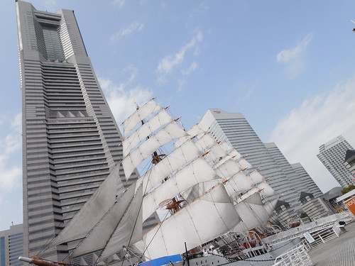 Yokohama sky and sails