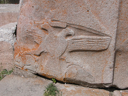 DSCN0876 Aigle bicéphale sur le sphinx de droite