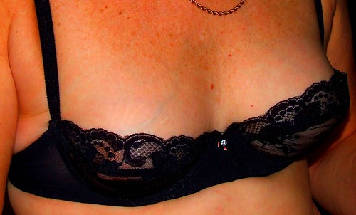 women with big bras braless pictures pics: womeninbras
