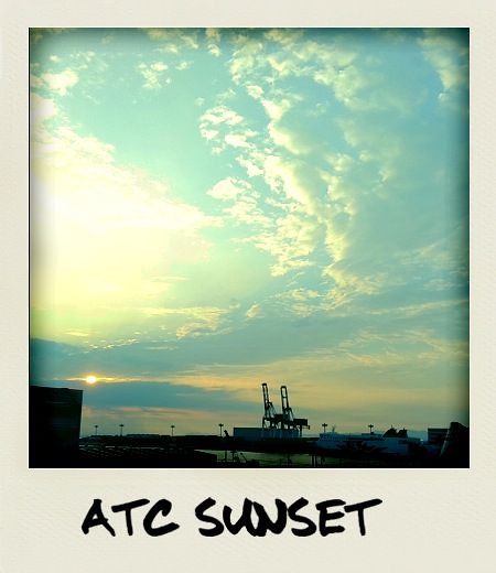 今日の写真 No.32 – 南港の夕陽／iPhone4 + Polarize