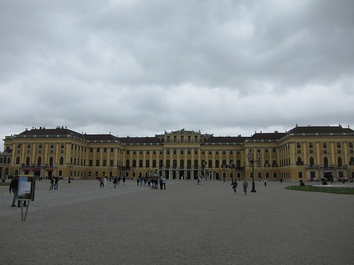 The main building at Schonnbrunn Palace