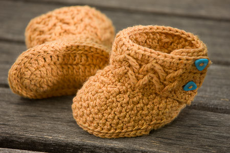 Molly's Mukluks free crochet pattern baby booties infant slippers shoes 