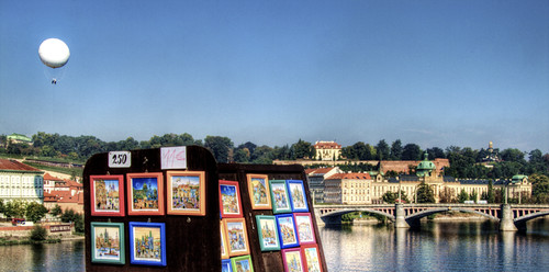 Art at the bridge. Prague. Arte en el puente. Praga