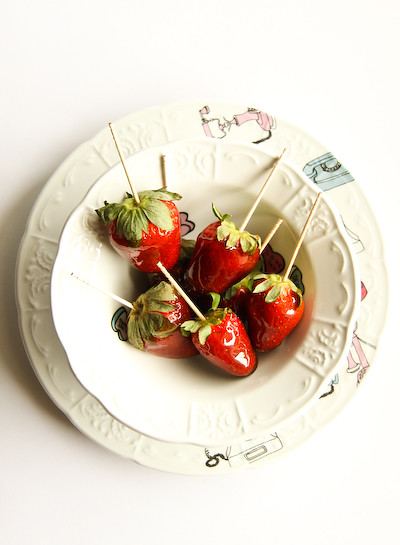 balsamic_toffee_strawberries-5