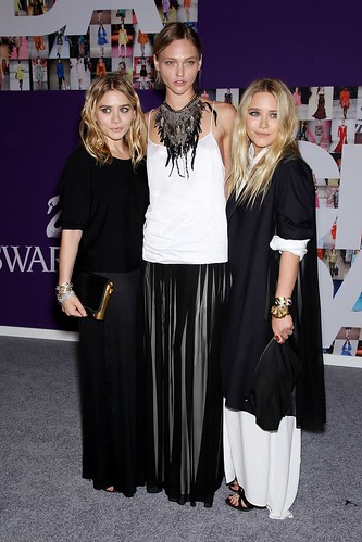 Ashley Olsen, Sasha Pivovarova and Mary-Kate Olsen 