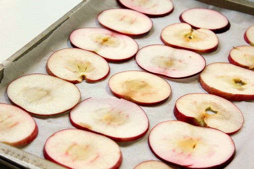 thinly sliced apples