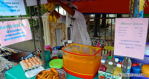 I ordered a banana lassi from this roadside store