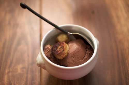 salted grilled bananas with choc/cayenne ice cream