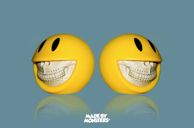 sofubi figure smiley face HAPPY yellow David Flores  SMILE Ball S.M.I.L.E 