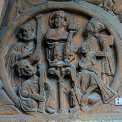 Jesus amongst the doctors roundel medieval carving