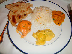 Plato tipo con curry y Tandoori Pollo Tikka Masala