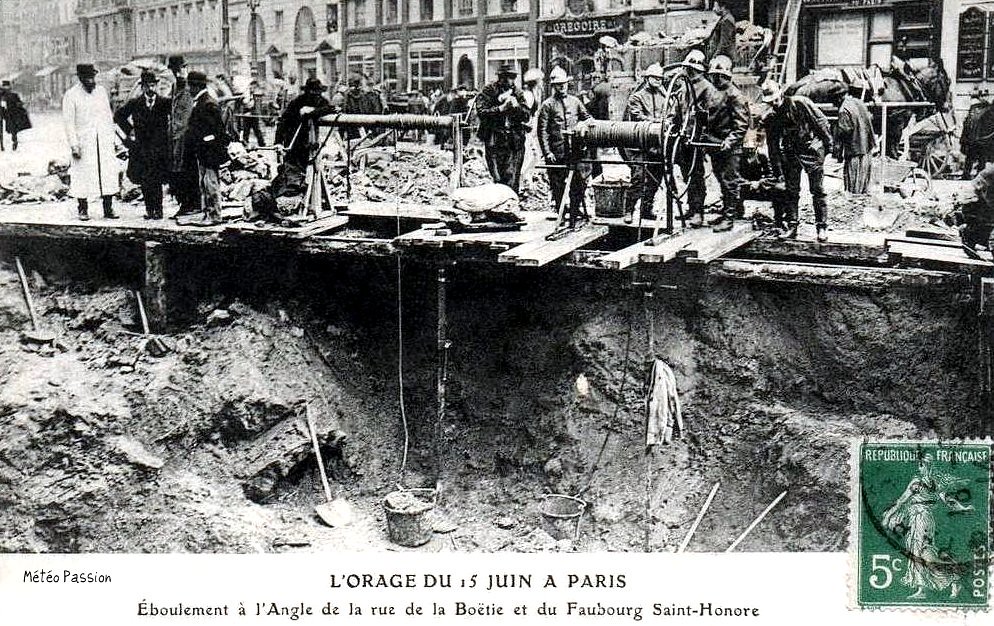 effondrement de chaussée avenue d'Antin à Paris après l'orage du 15 juin 1914