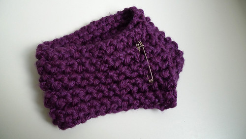 purple loom knit scarflette