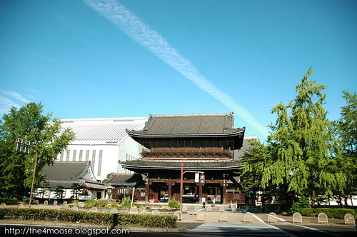 Higashi-Hongan-ji 東本願寺 - Facade